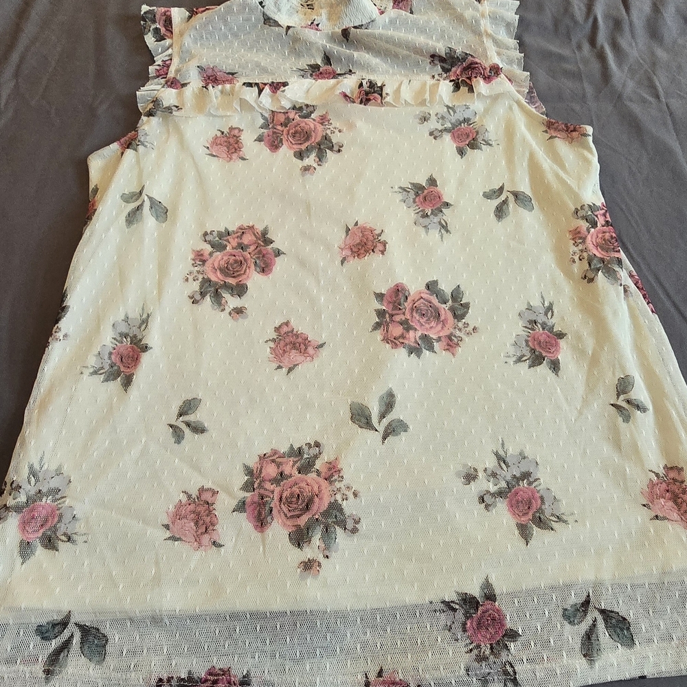 A Set Of 2 Floral Sleeveless Top with Ruffle Details